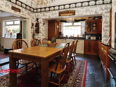 KITCHEN/DINER